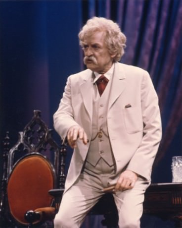 Hal Holbrook as Mark Twain. Photo courtesy of The National Theatre.